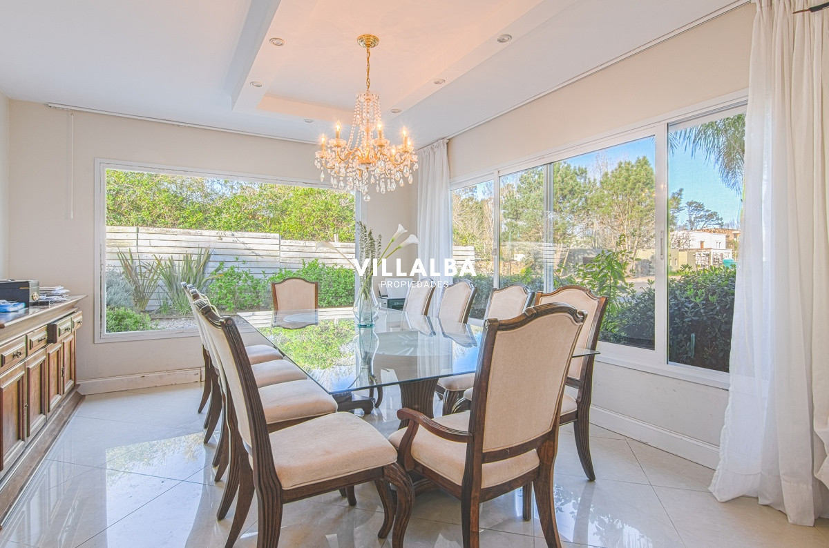 Casa ID.912 - Casa en Venta La Arbolada Punta del Este.