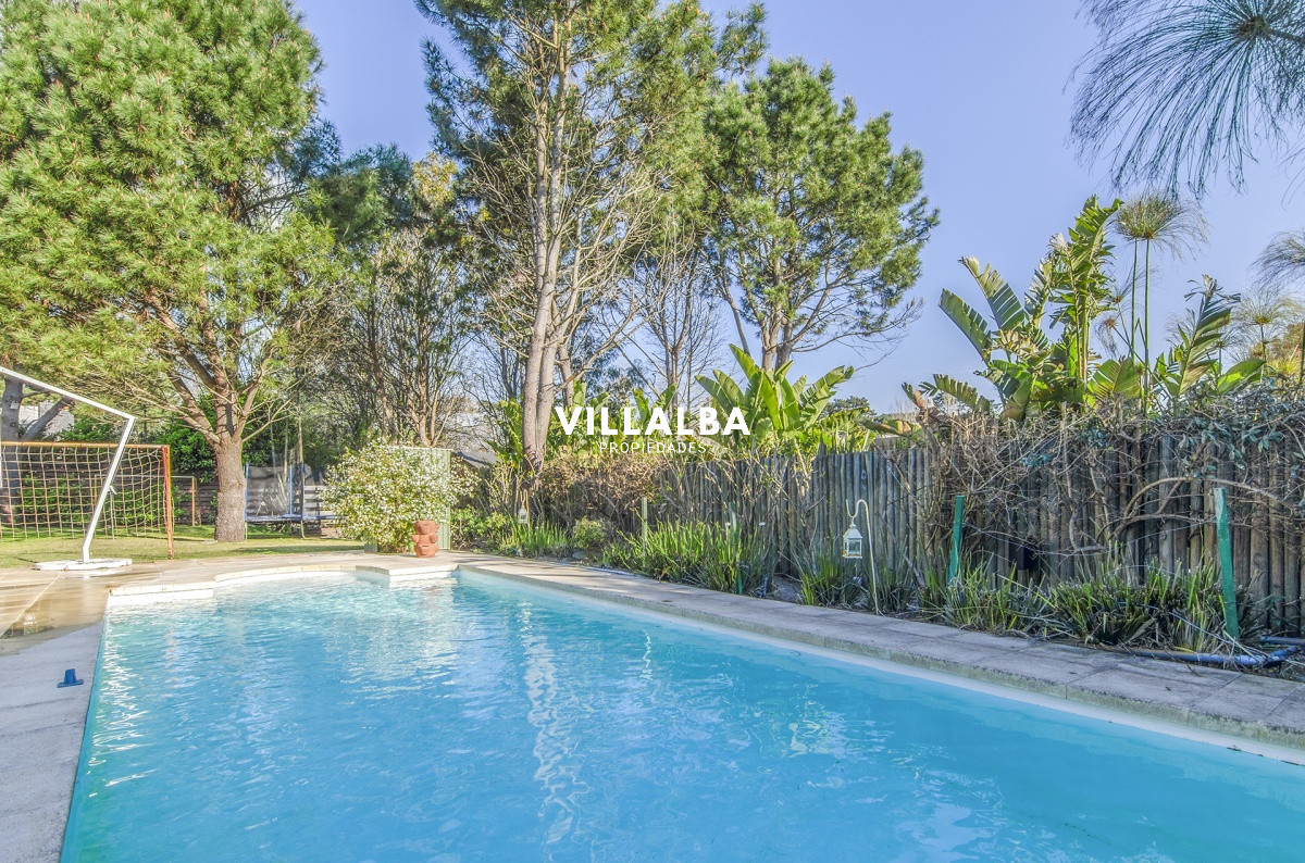 Casa ID.912 - Casa en Venta La Arbolada Punta del Este.