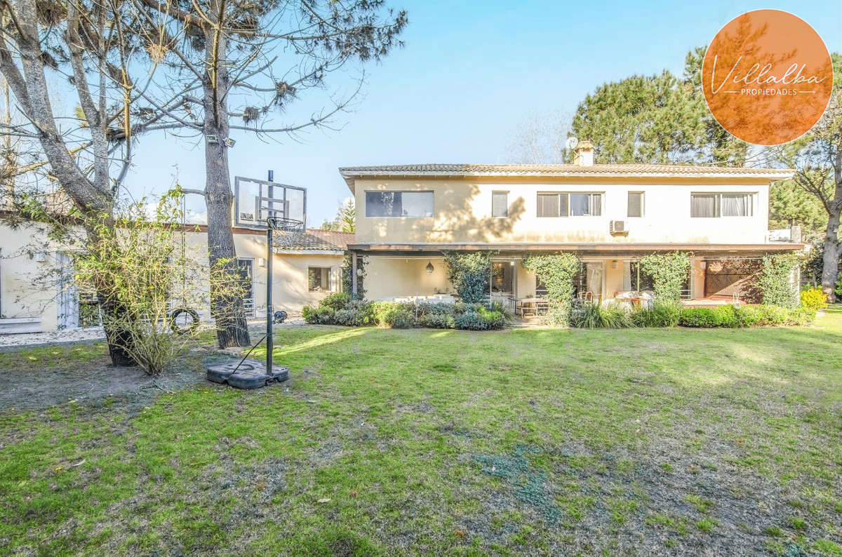 Casa ID.912 - Casa en Venta La Arbolada Punta del Este.
