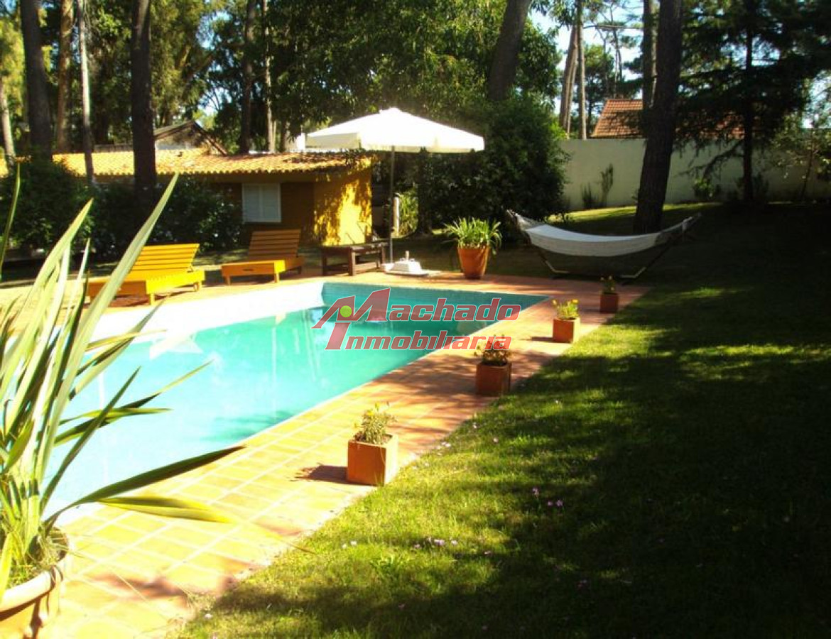 casa de cuatro dormitorios con piscina - san rafael - mch5524c