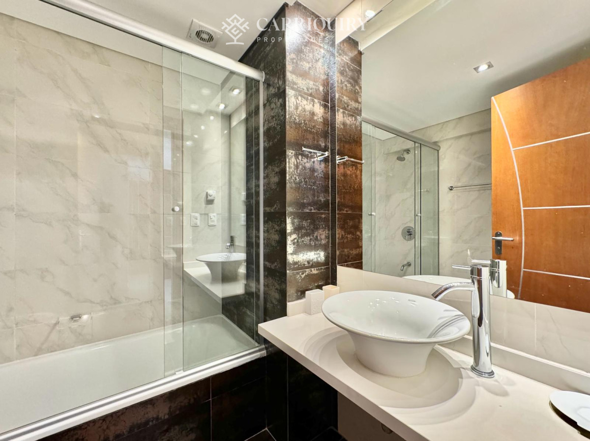 Apartamento ID.8116 - Miami Boulevard de dos dormitorio en Venta, Apartamento frente al mar en playa mansa