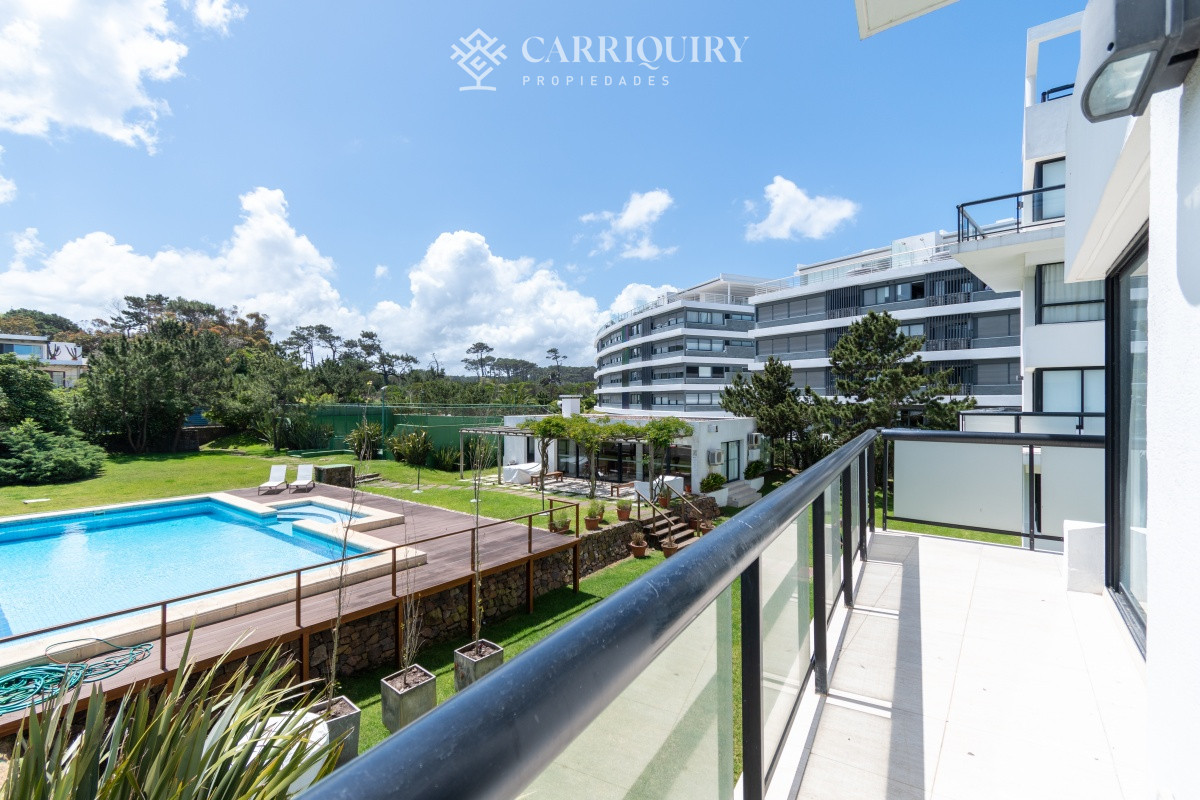 Apartamento ID.8297/Apartamento-en-Mansa--Punta-del-Este - Moderno Apartamento de Tres Dormitorios en Primera Linea, Playa Brava