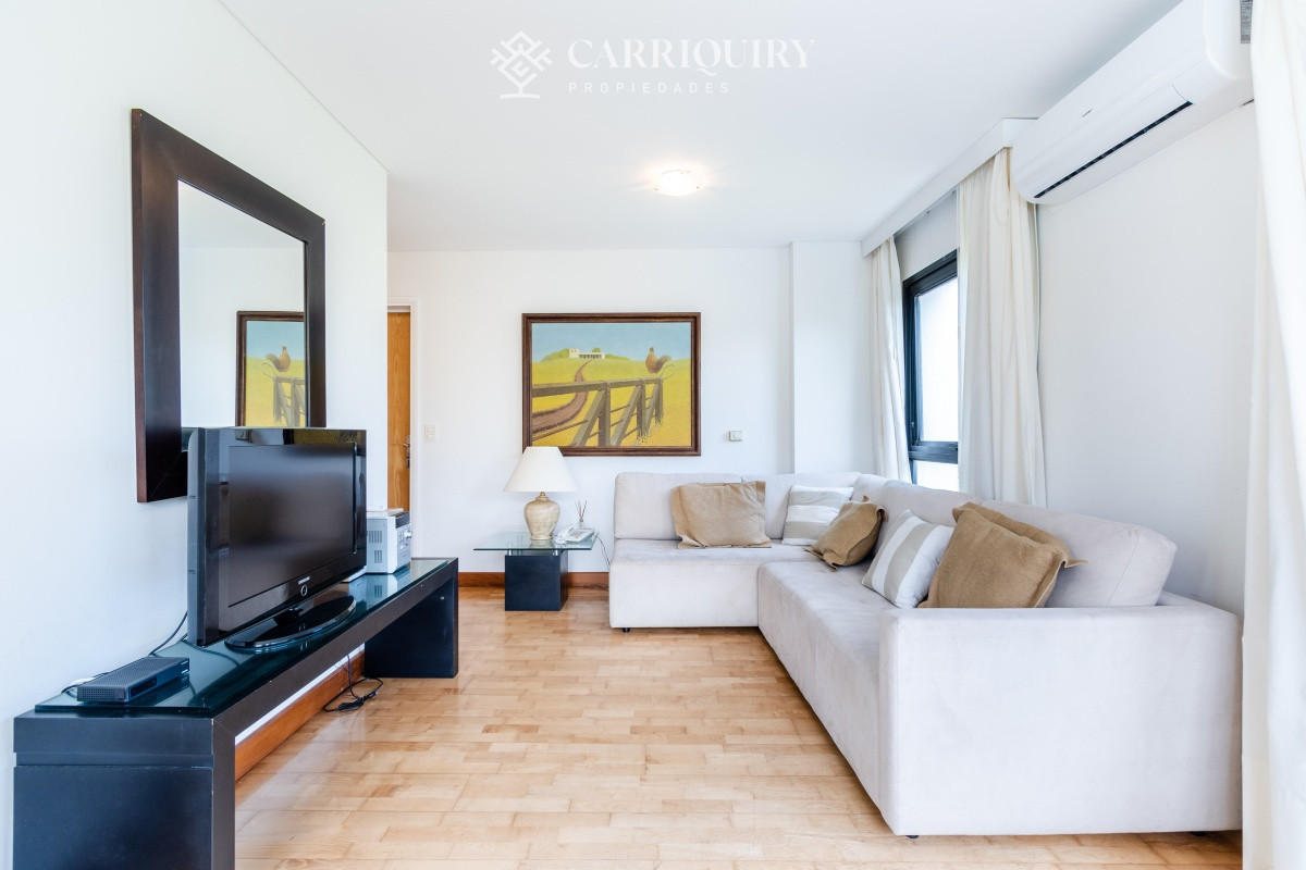 Apartamento ID.8297/Apartamento-en-Mansa--Punta-del-Este - Moderno Apartamento de Tres Dormitorios en Primera Linea, Playa Brava