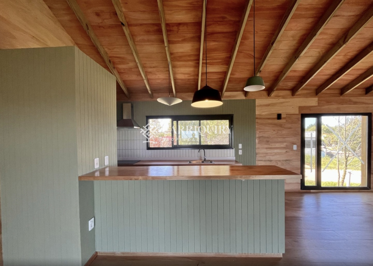 Espectacular casa en venta a estrenar en La Barra - GoPunta - Portal Inmobiliario de Punta del Este - Maldonado