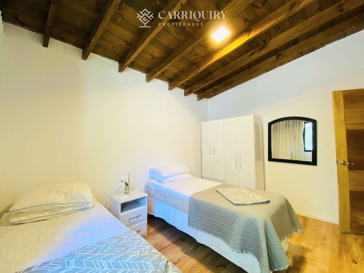Casa ID.5693/Alquiler-Temporario-Casa-5-dormitorios-y-dependencia-en-Rincon-del-indio,-Punta-del-Este - Oportunidad en venta a estrenar a 300 mtrs del Mar En La Barra   