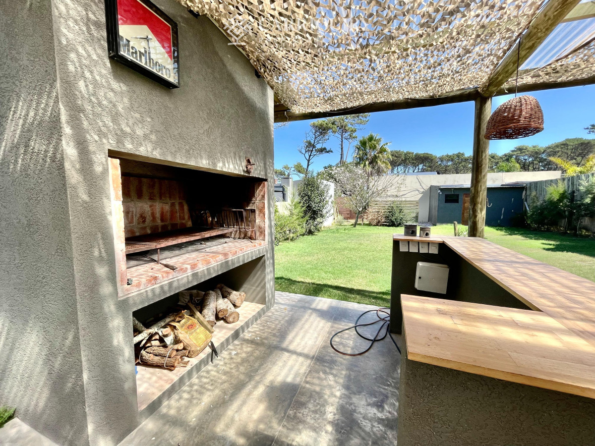 Casa ID.6958 - Casa de tres dormitorios en Montoya, La Barra en Alquiler