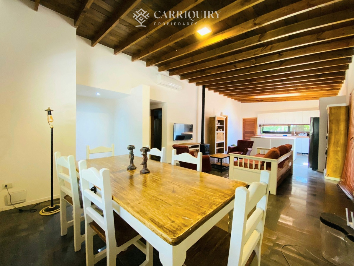 Casa ID.5693/Alquiler-Temporario-Casa-5-dormitorios-y-dependencia-en-Rincon-del-indio,-Punta-del-Este - Oportunidad en venta a estrenar a 300 mtrs del Mar En La Barra   
