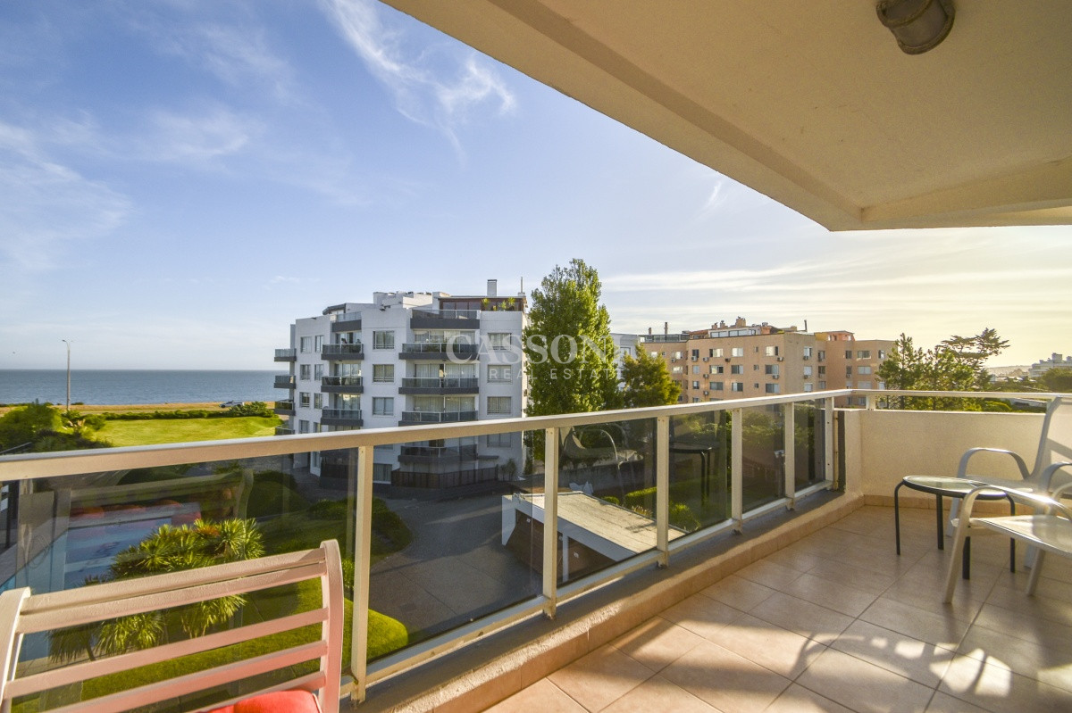 Apartamento ID.3835 - Excelente Apartamento de Tres Dormitorios frente al Mar - Punta Este