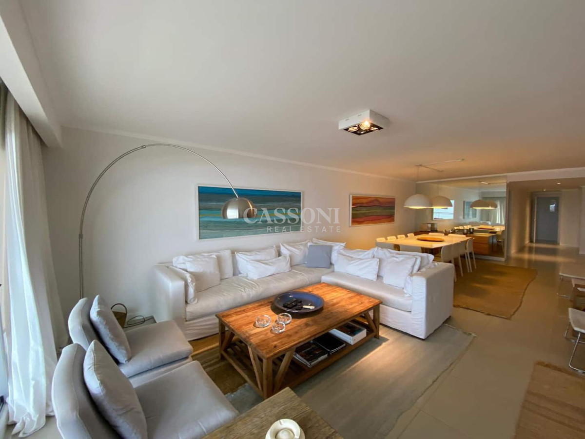 Apartamento ID.283 - Apartamento de cuatro dormitorios en Torre Lobos, Punta del Este