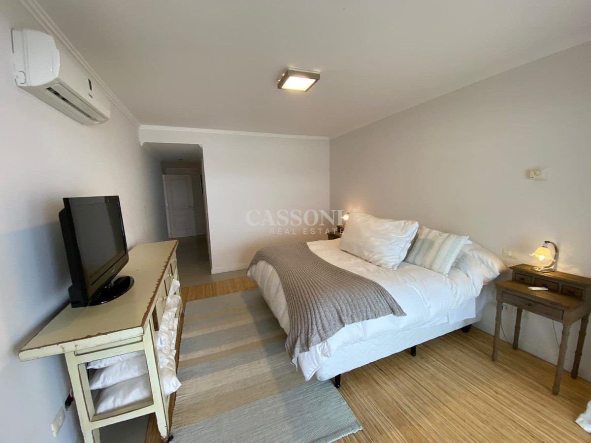 Apartamento ID.283 - Apartamento de cuatro dormitorios en Torre Lobos, Punta del Este