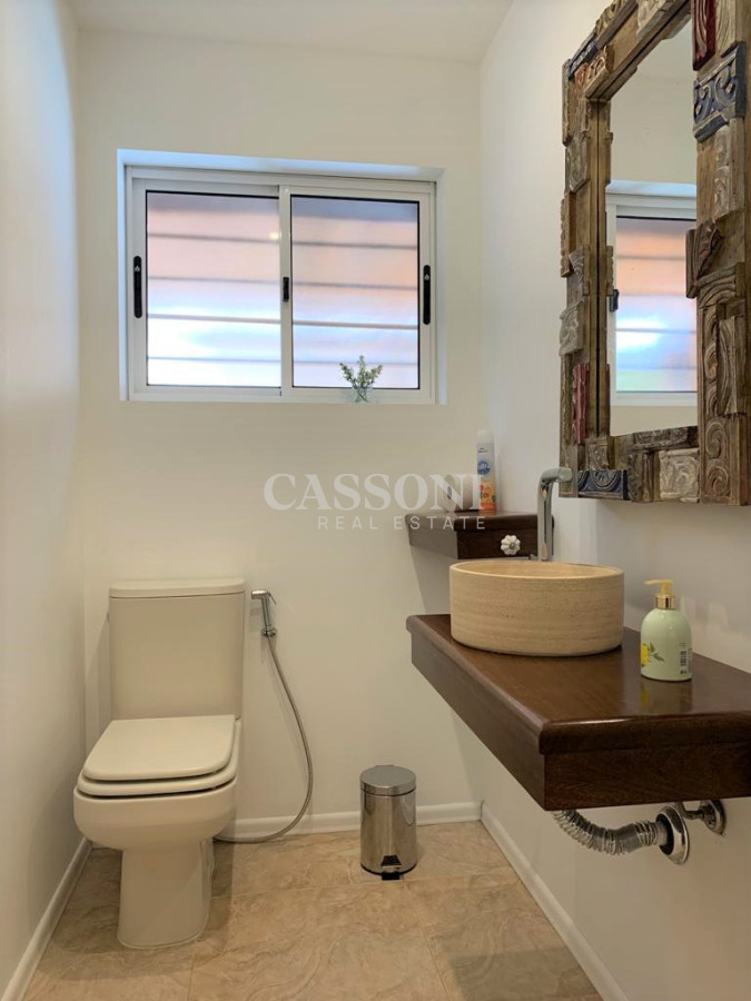 Casa ID.3833 - Casa en la Península de Punta del Este en Venta - Seis Dormitorios y Piscina 