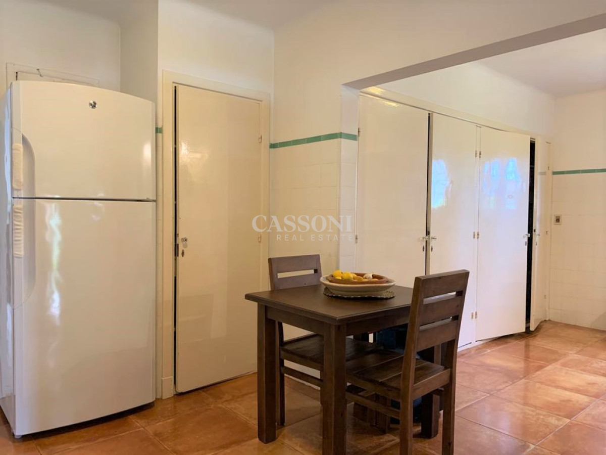 Casa ID.3833 - Casa en la Península de Punta del Este en Venta - Seis Dormitorios y Piscina 