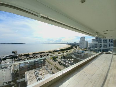 Excelente apartamento de 3 dormitorios con vista a Playa Mansa