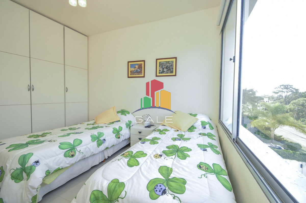 Apartamento ID.455 - Excelente Apartamento de Tres Dormitorios frente al Mar - Punta del Este