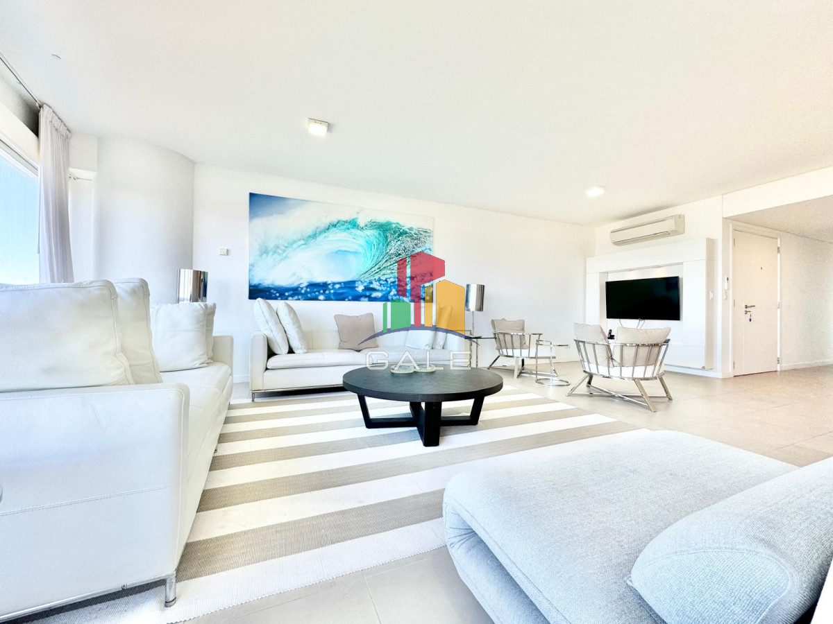 Apartamento ID.2496 - OPORTUNIDAD EN LE PARC PUNTA DEL ESTE DE TRES DORMITORIOS Y DEPENDENCIA DE SERVICIO EN VENTA