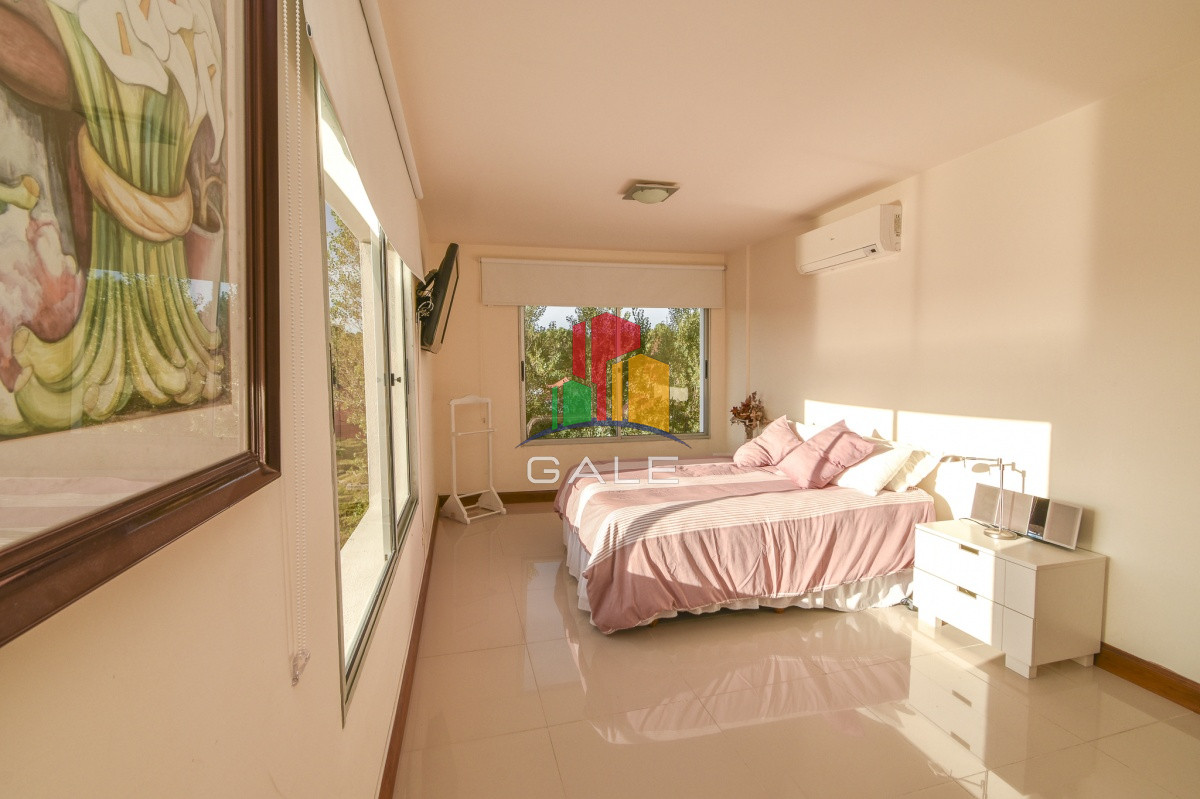 Apartamento ID.455 - Excelente Apartamento de Tres Dormitorios frente al Mar - Punta del Este