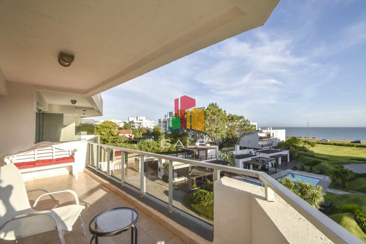 Apartamento ID.455 - Excelente Apartamento de Tres Dormitorios frente al Mar - Punta del Este