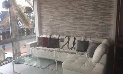 Apartamento de Tres Dormitorios en Península - Venta