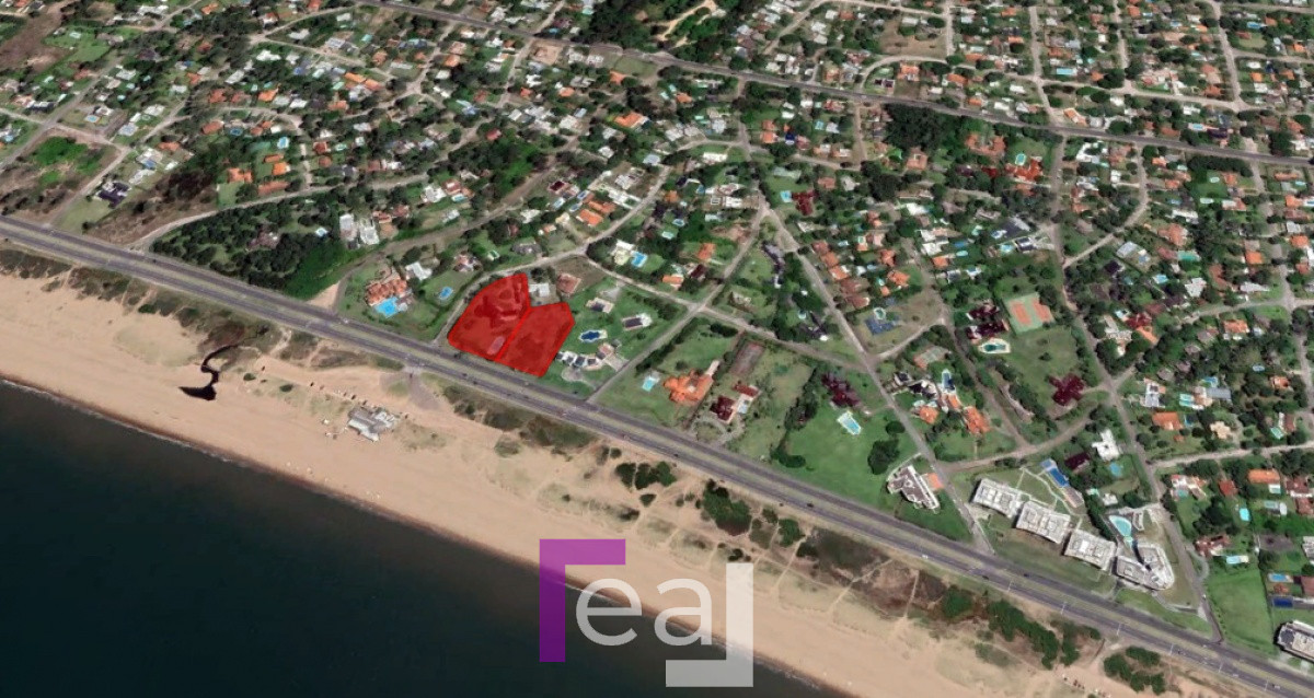 Terreno ID.263 - Lote de 7000m2 frente al mar en venta, Punta Este.