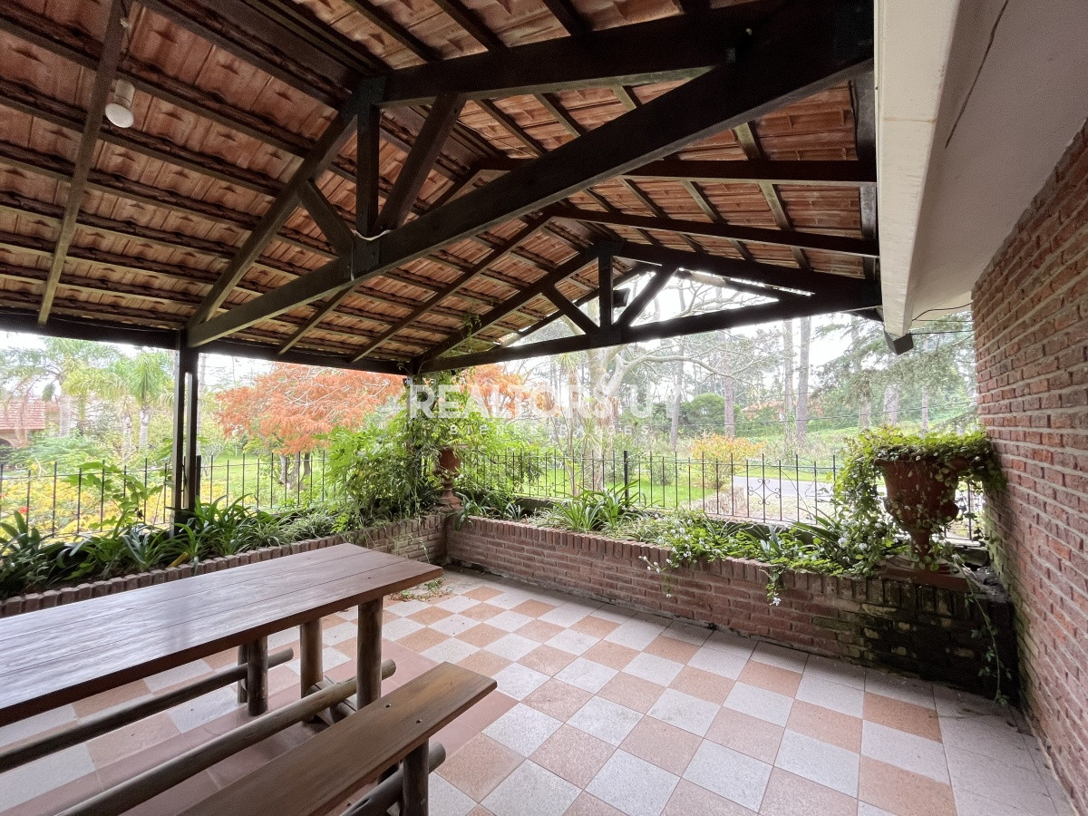 Casa ID.81 - Casa en Venta de Tres Dormitorios en Jardines de Córdoba 