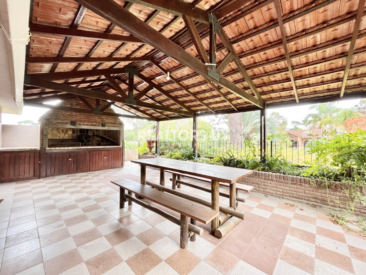 Casa ID.81 - Casa en Venta de Tres Dormitorios en Jardines de Córdoba 