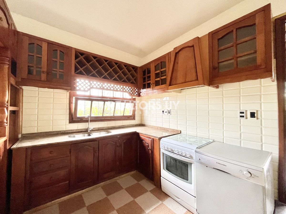 Casa ID.81 - Casa en Venta de Tres Dormitorios en Jardines de Córdoba 