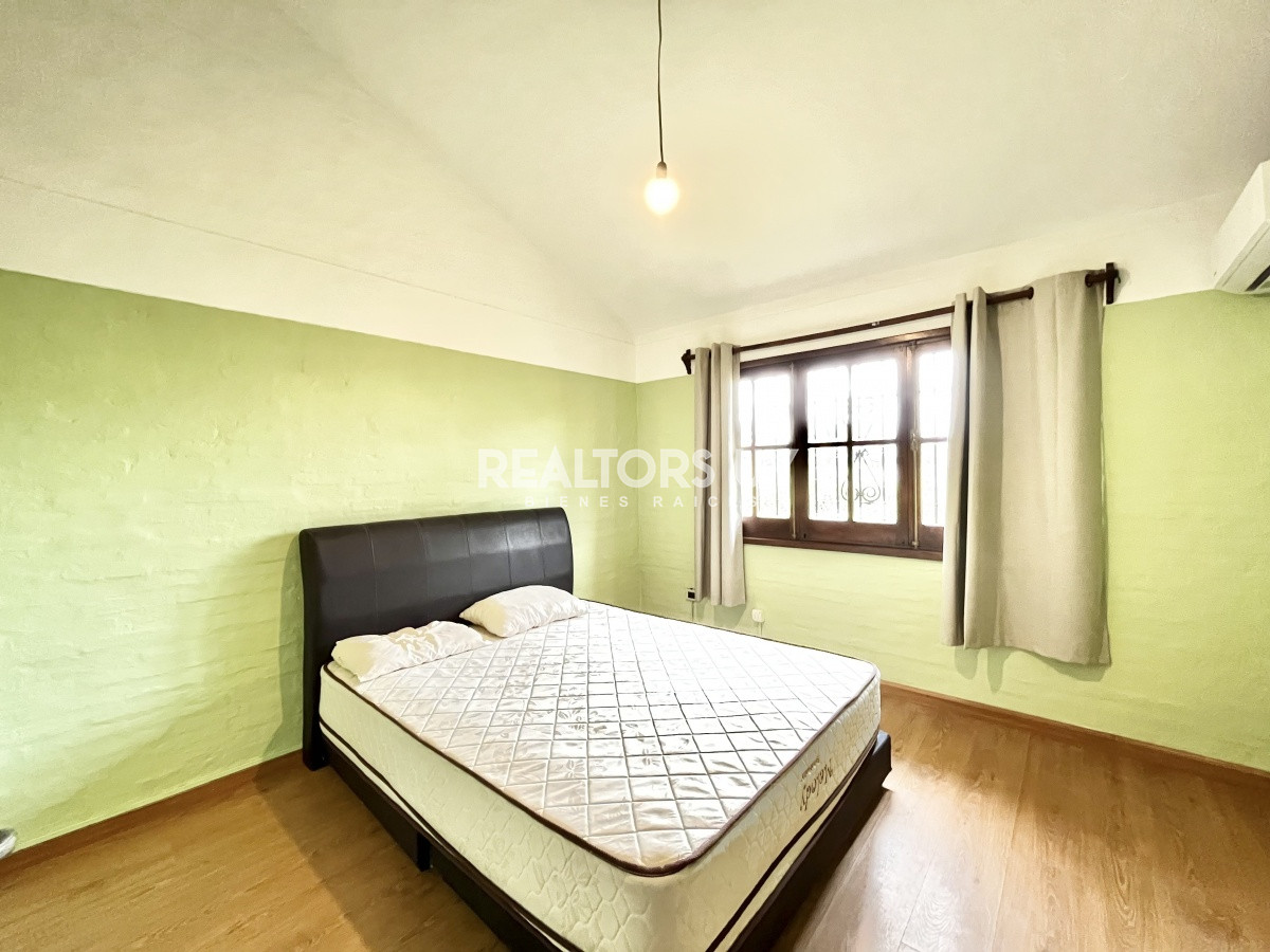 Casa ID.81 - Casa en Venta de Tres Dormitorios en Jardines de Córdoba 