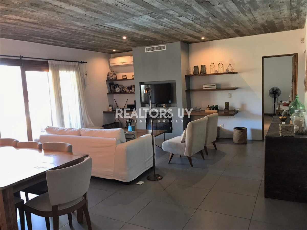 Casa ID.136 - Casa en Alquiler Jardines de Córdoba, Punta del Este