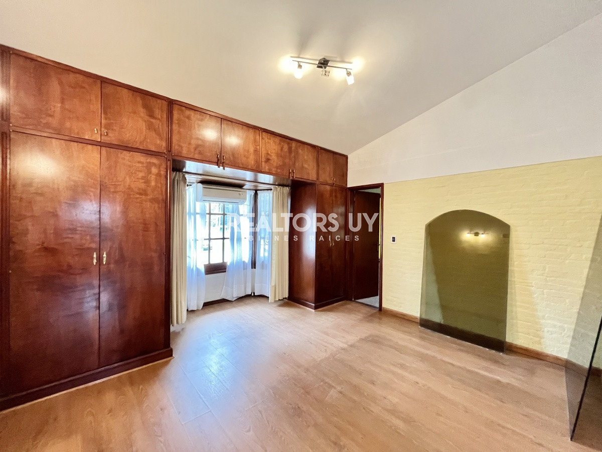 Casa ID.81 - Casa en Venta de Tres Dormitorios en Jardines de Córdoba 