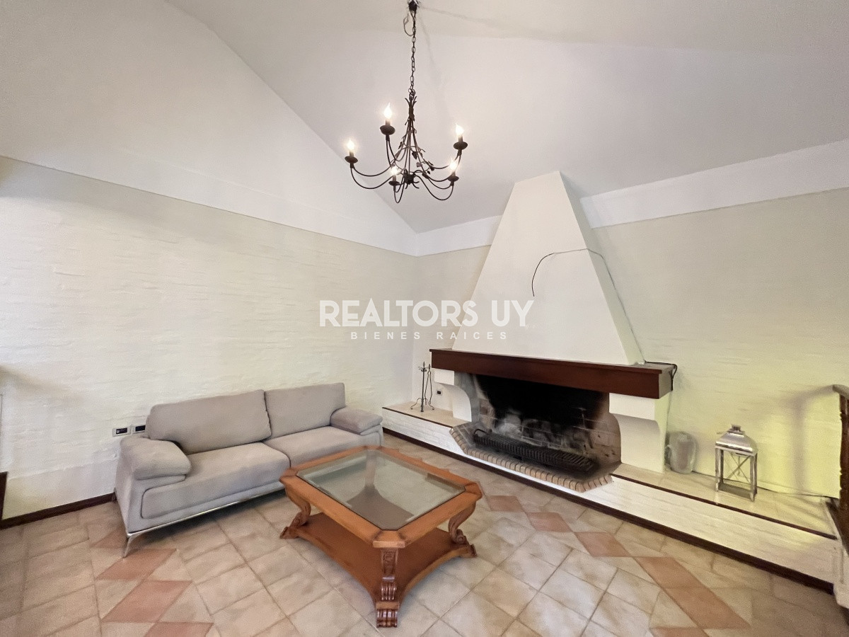 Casa ID.81 - Casa en Venta de Tres Dormitorios en Jardines de Córdoba 