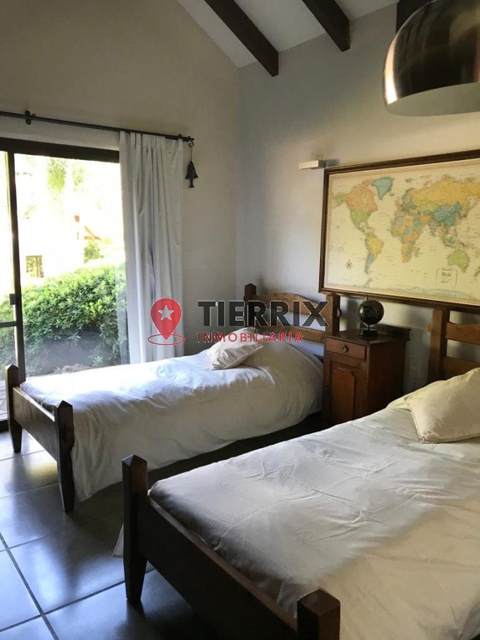 Casa ID.120 - Excelente Casa de 4 dormitorios a 2 Cuadras del Mar! En venta en Pinares