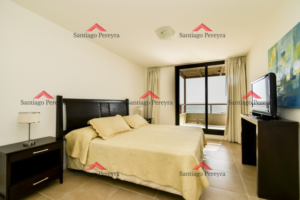 Apartamento ID.12763 - Venta y alquiler temporario de Apartamento esquinero en Complejo Quartier Punta Ballena