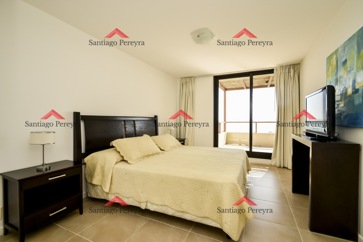 Apartamento ID.12763 - Venta y alquiler temporario de Apartamento esquinero en Complejo Quartier Punta Ballena