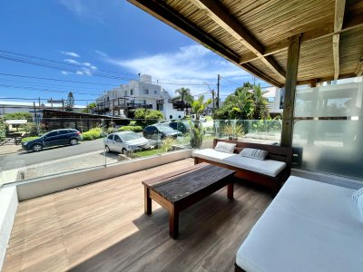 Apartamento en venta  en La Barra, de la Ruta al Mar