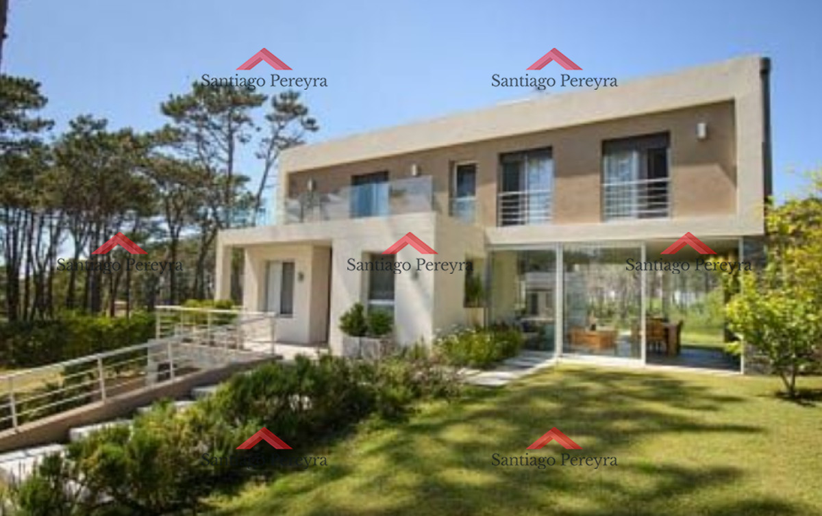 Casa ID.6465 - Excelente propiedad en Barrio Privado - Cinco Dormitorios a metros del Mar