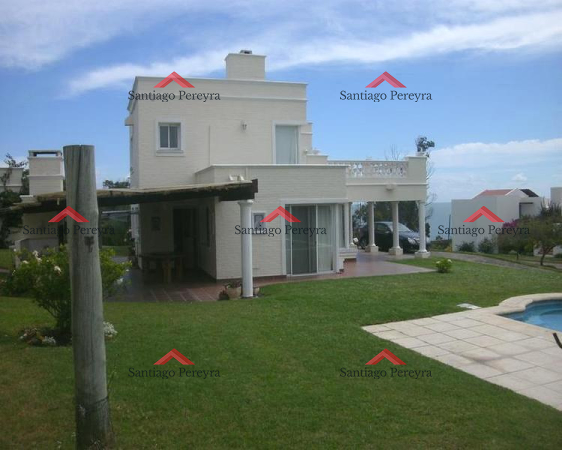 Casa ID.8497 - Punta Ballena Casa en Venta Cuatro Dormitorios