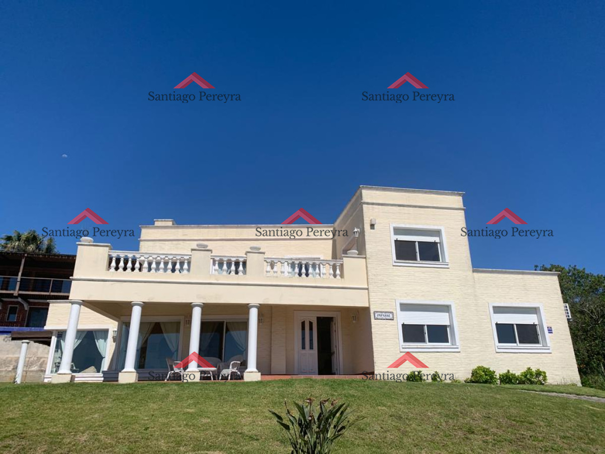 Casa ID.8497 - Punta Ballena Casa en Venta Cuatro Dormitorios