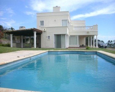 Punta Ballena Casa en Venta Cuatro Dormitorios