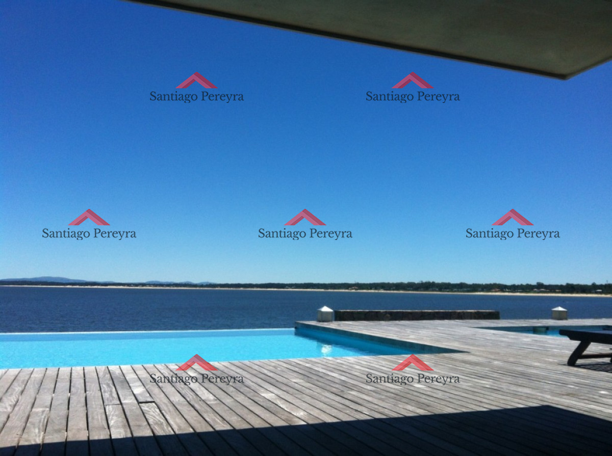 Apartamento ID.12763 - Venta y alquiler temporario de Apartamento esquinero en Complejo Quartier Punta Ballena