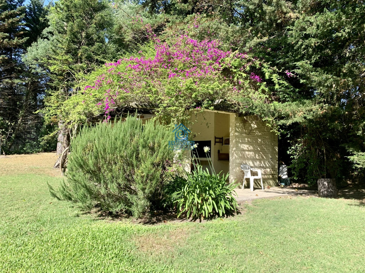 Casa ID.295 - Buena casa en San Rafael de Cuatro Dormitorios con Pisicina