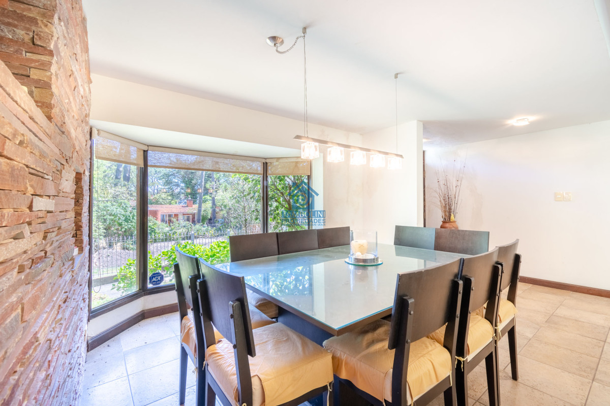 Casa ID.295 - Buena casa en San Rafael de Cuatro Dormitorios con Pisicina