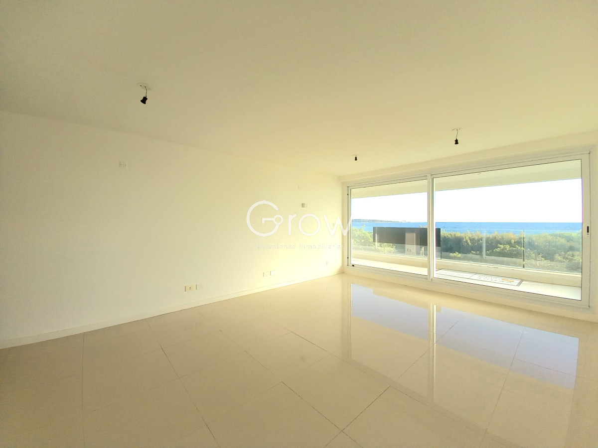 Apartamento ID.822 - Apartamento Frente al Mar en Venta Dos Dormitorios