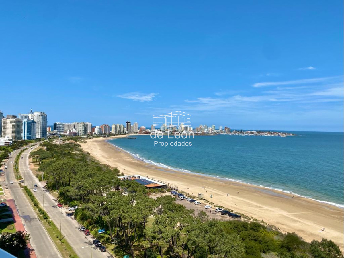Apartamento ID.15277 - Paramount esquinero de tres dormitorios en suites mas dependencia con baño en Paramount Smart Tower en Venta