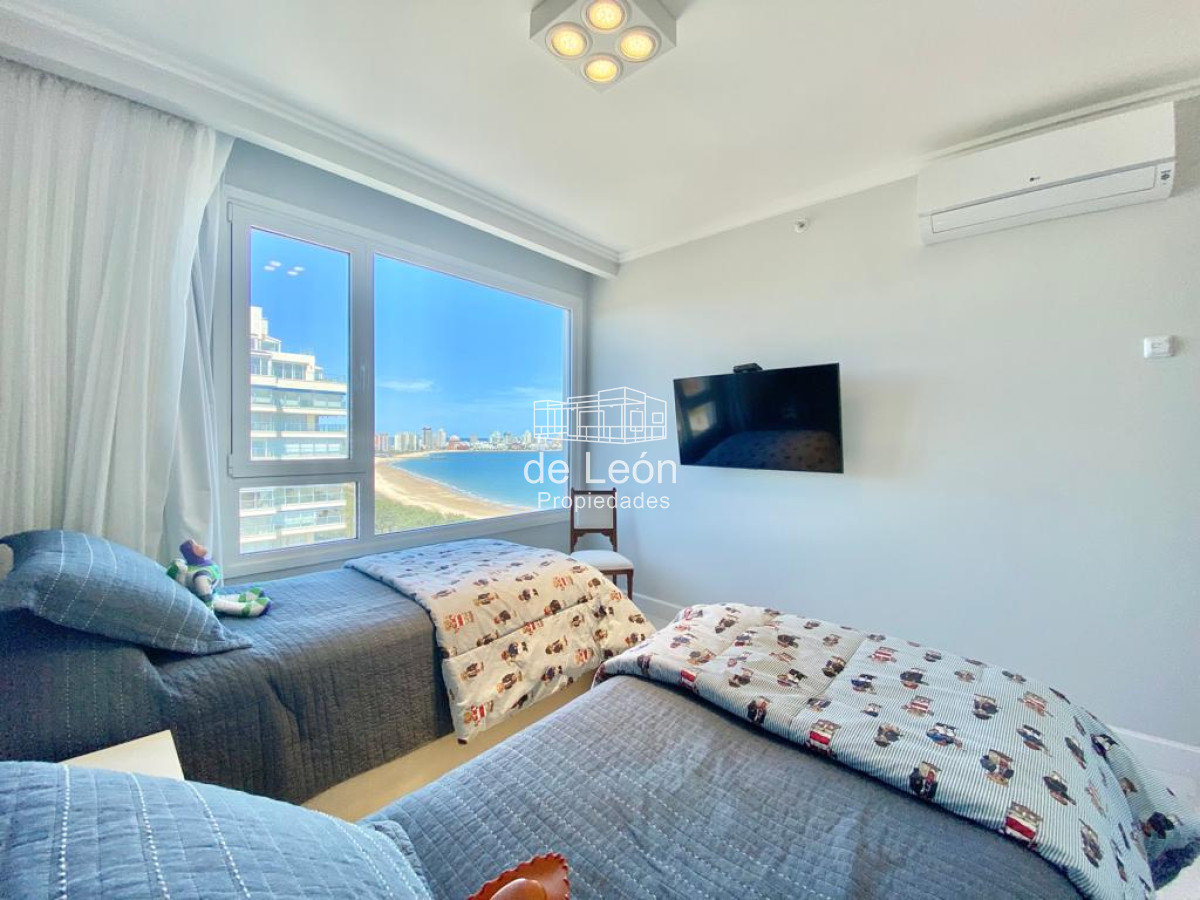 Apartamento ID.15277 - Paramount esquinero de tres dormitorios en suites mas dependencia con baño en Paramount Smart Tower en Venta