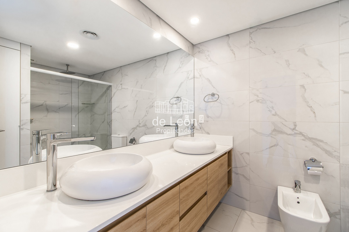 Apartamento ID.15276 - Paramount De Tres Dormitorios En Suites + Dependencia En Alquiler