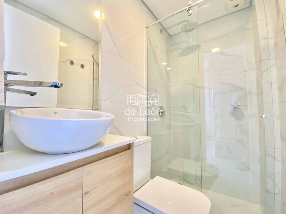 Apartamento ID.15277 - Paramount esquinero de tres dormitorios en suites mas dependencia con baño en Paramount Smart Tower en Venta