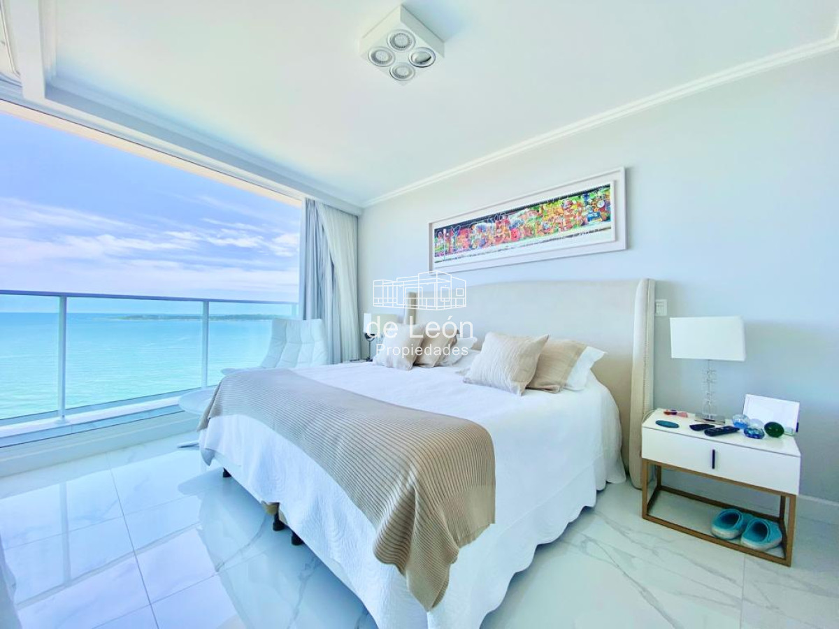 Apartamento ID.15277 - Paramount esquinero de tres dormitorios en suites mas dependencia con baño en Paramount Smart Tower en Venta