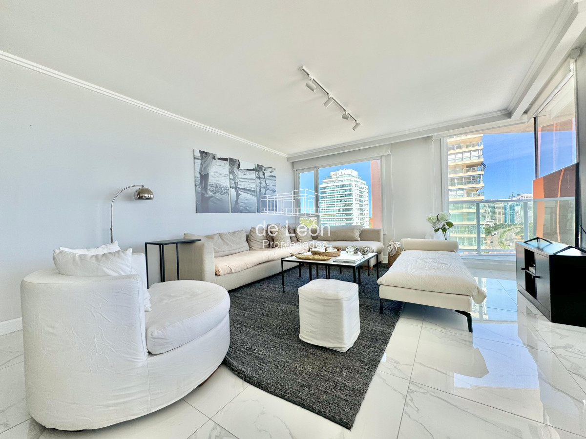 Apartamento ID.15276 - Paramount De Tres Dormitorios En Suites + Dependencia En Alquiler