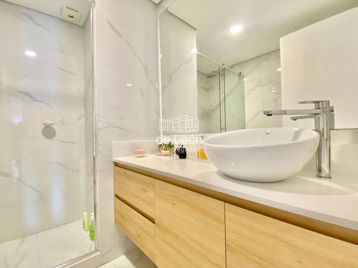 Apartamento ID.15277 - Paramount esquinero de tres dormitorios en suites mas dependencia con baño en Paramount Smart Tower en Venta