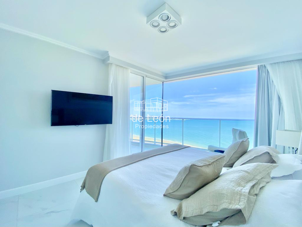 Apartamento ID.15277 - Paramount esquinero de tres dormitorios en suites mas dependencia con baño en Paramount Smart Tower en Venta